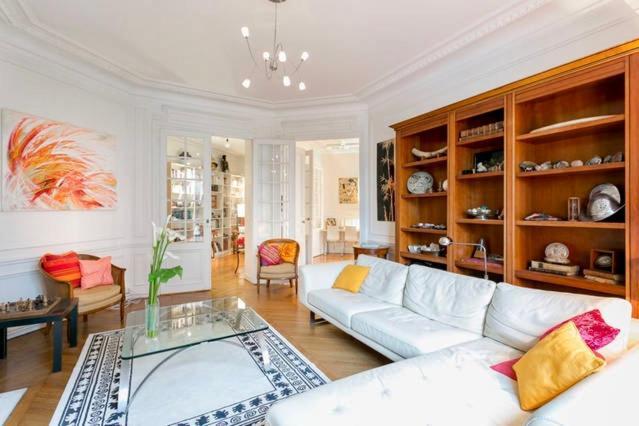 Charming Bedroom Paris Luaran gambar